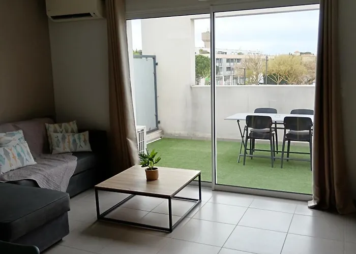Escale A La Noria Terrasse 4 Personnes Et Garage Colombiers (Herault)